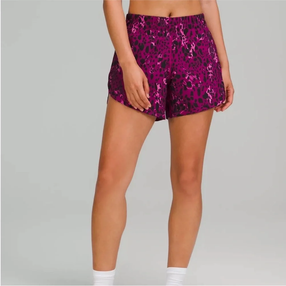 Lululemon Track That Mid-Rise Lined
Short 5"Cheetah Camo Magenta Purple Multi S2 - Picture 5 of 9